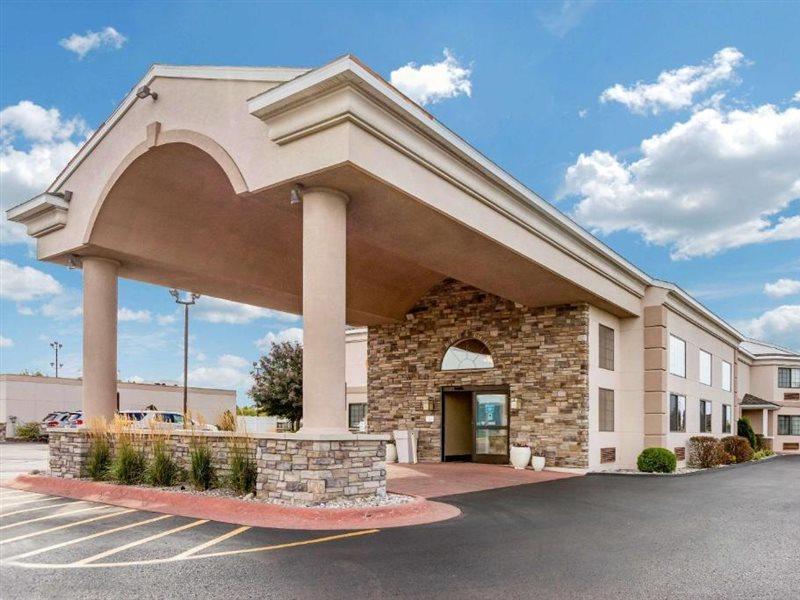 Comfort Inn Ludington Near Us-10 Bagian luar foto