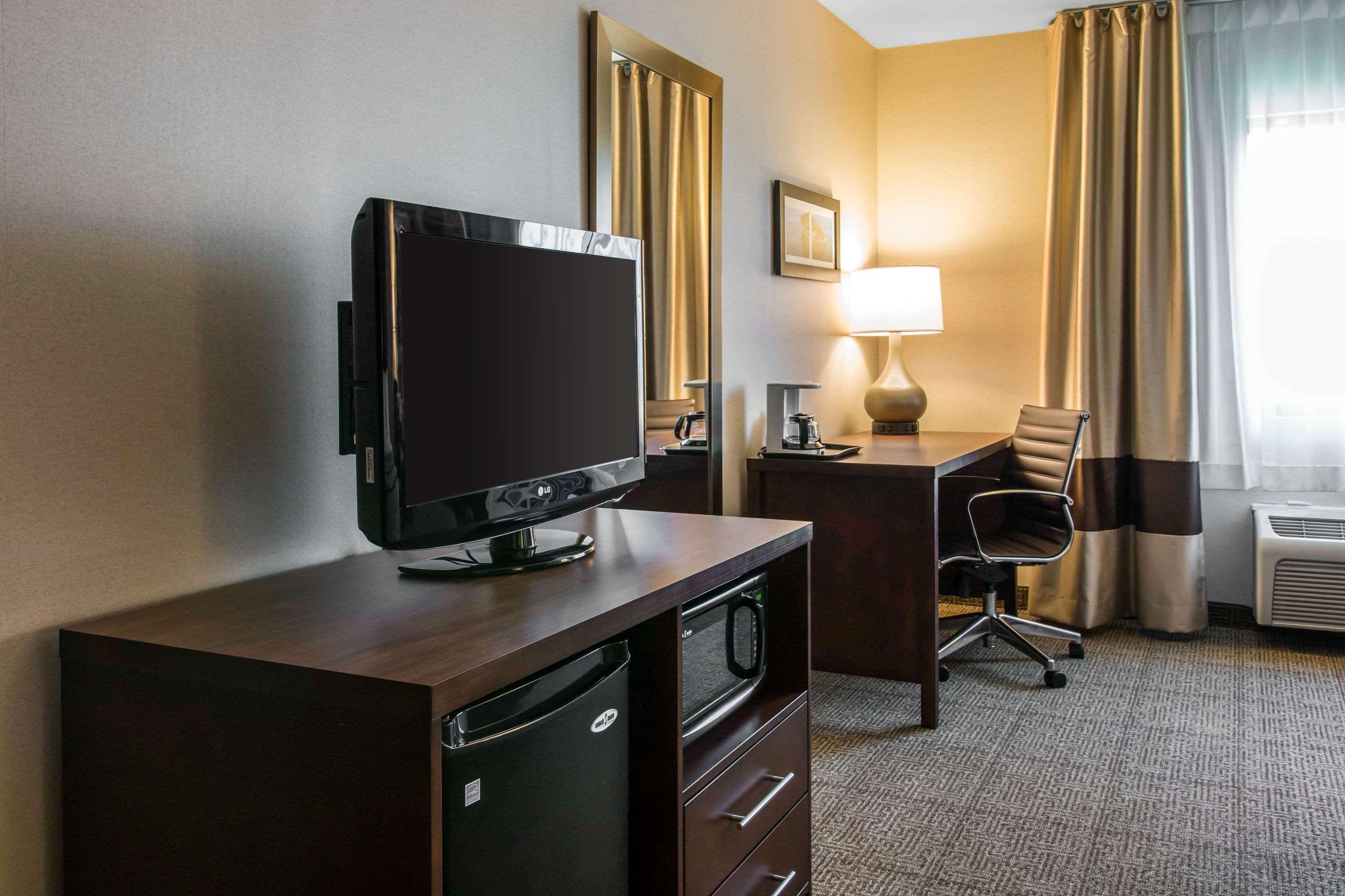 Comfort Inn Ludington Near Us-10 Bagian luar foto