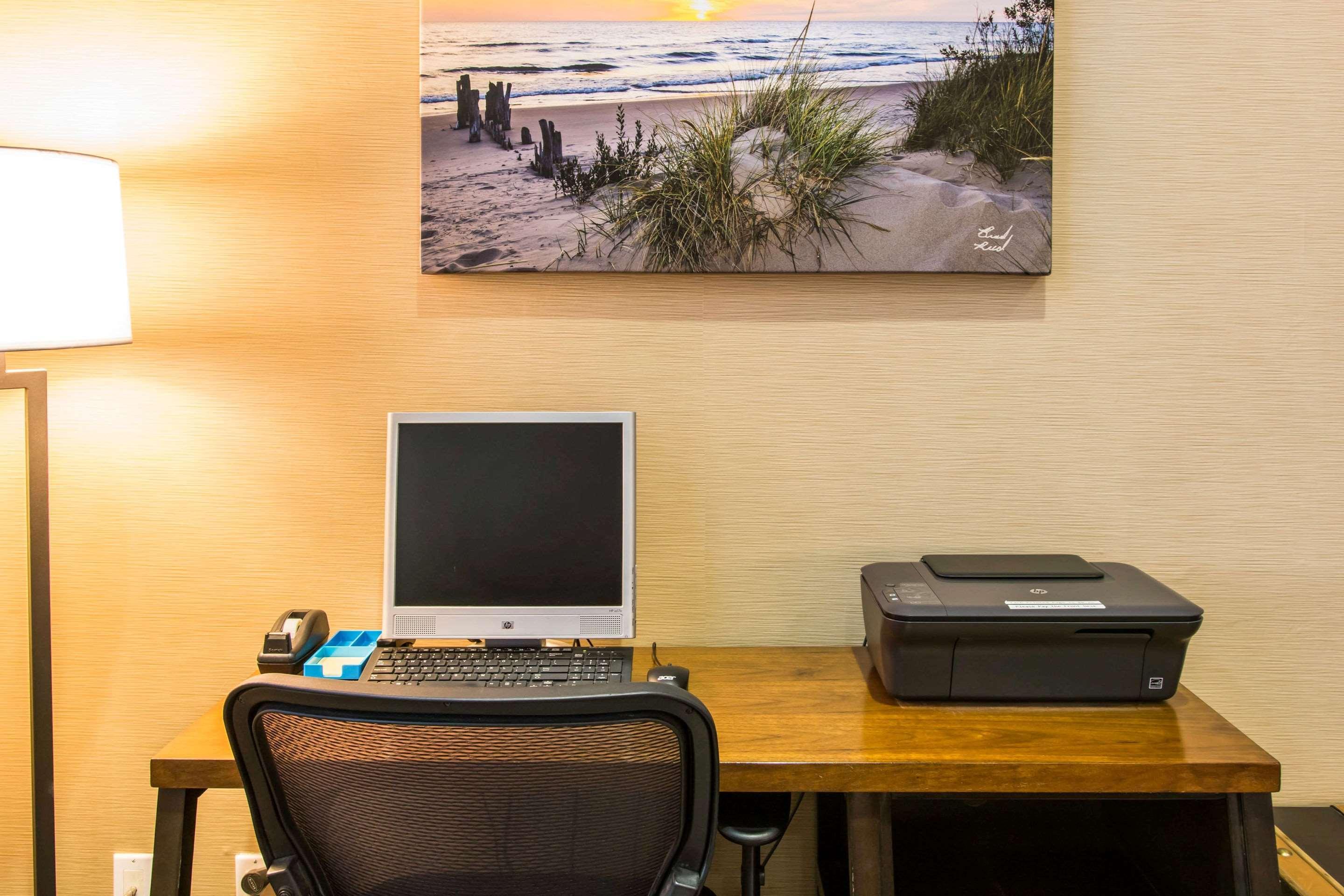 Comfort Inn Ludington Near Us-10 Bagian luar foto