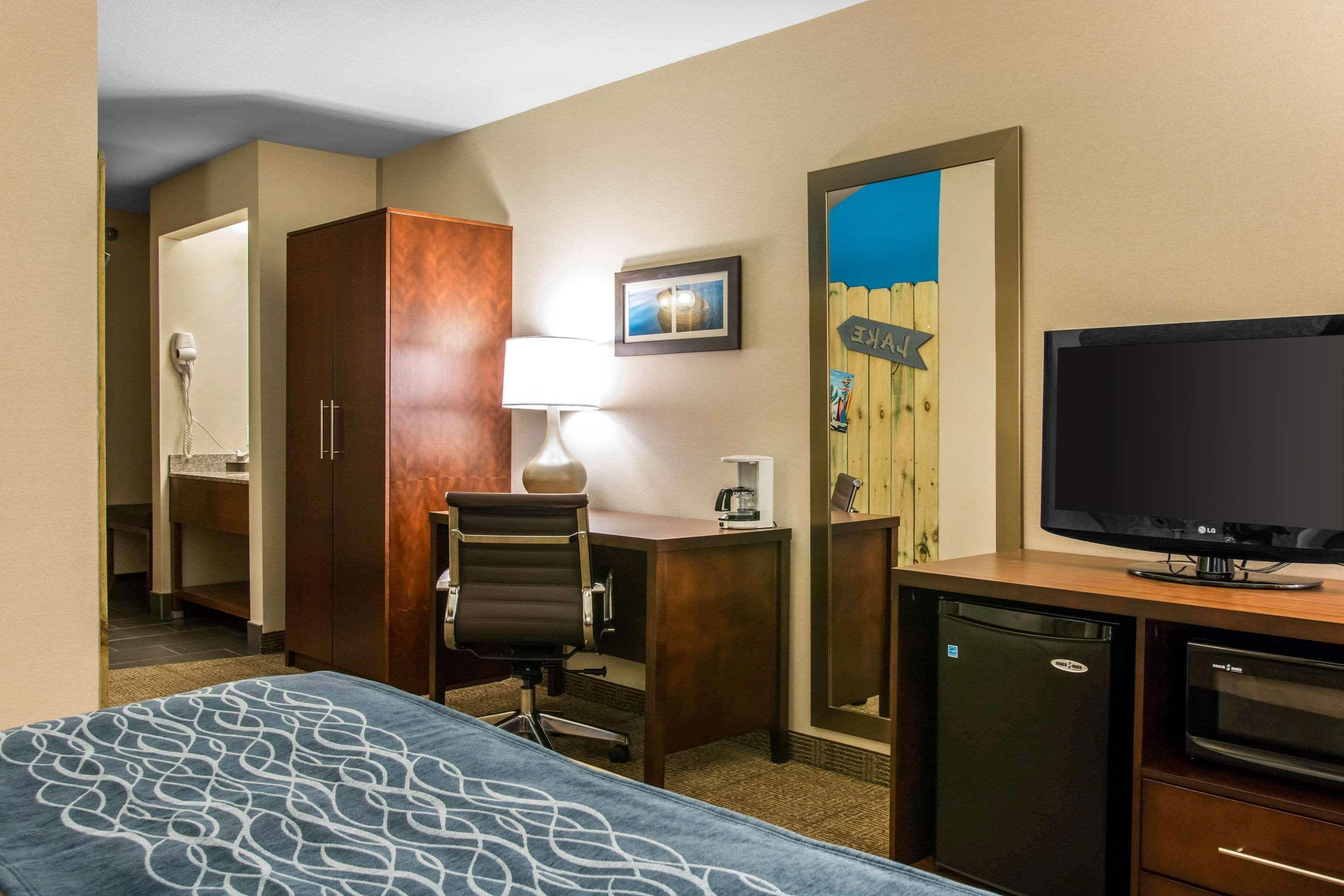Comfort Inn Ludington Near Us-10 Bagian luar foto