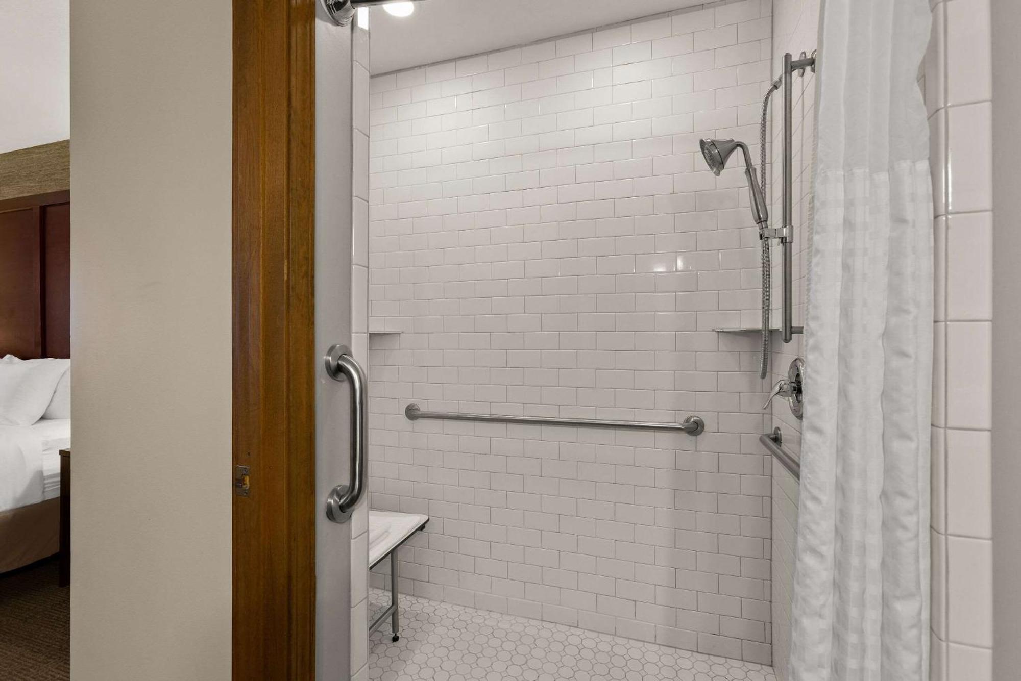 Comfort Inn Ludington Near Us-10 Bagian luar foto