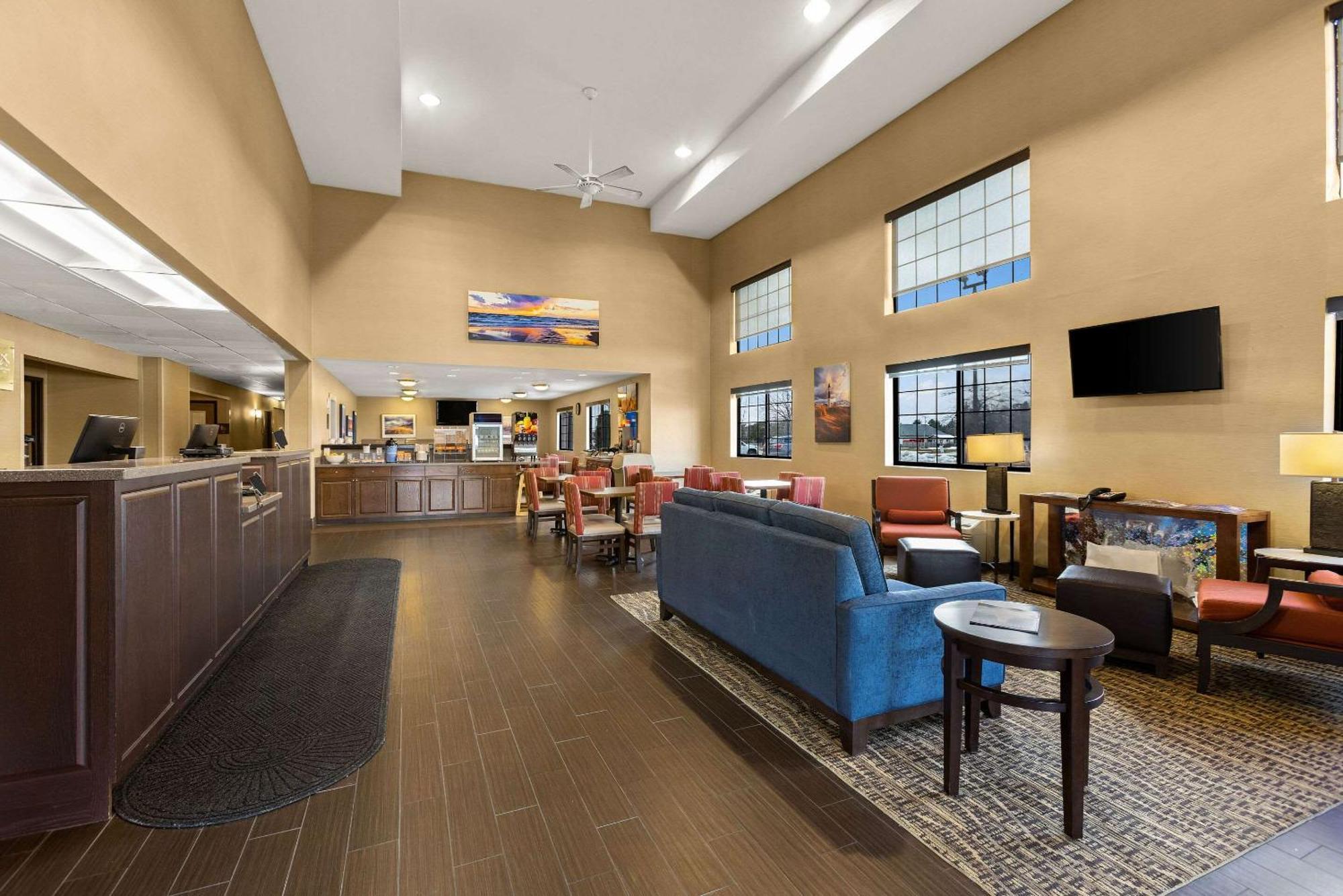 Comfort Inn Ludington Near Us-10 Bagian luar foto