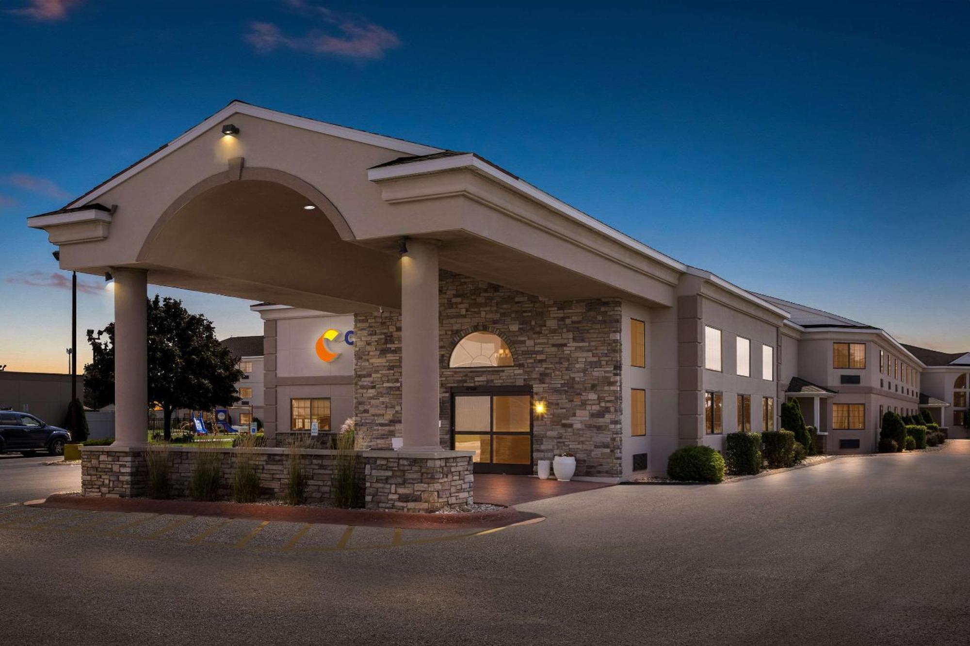 Comfort Inn Ludington Near Us-10 Bagian luar foto