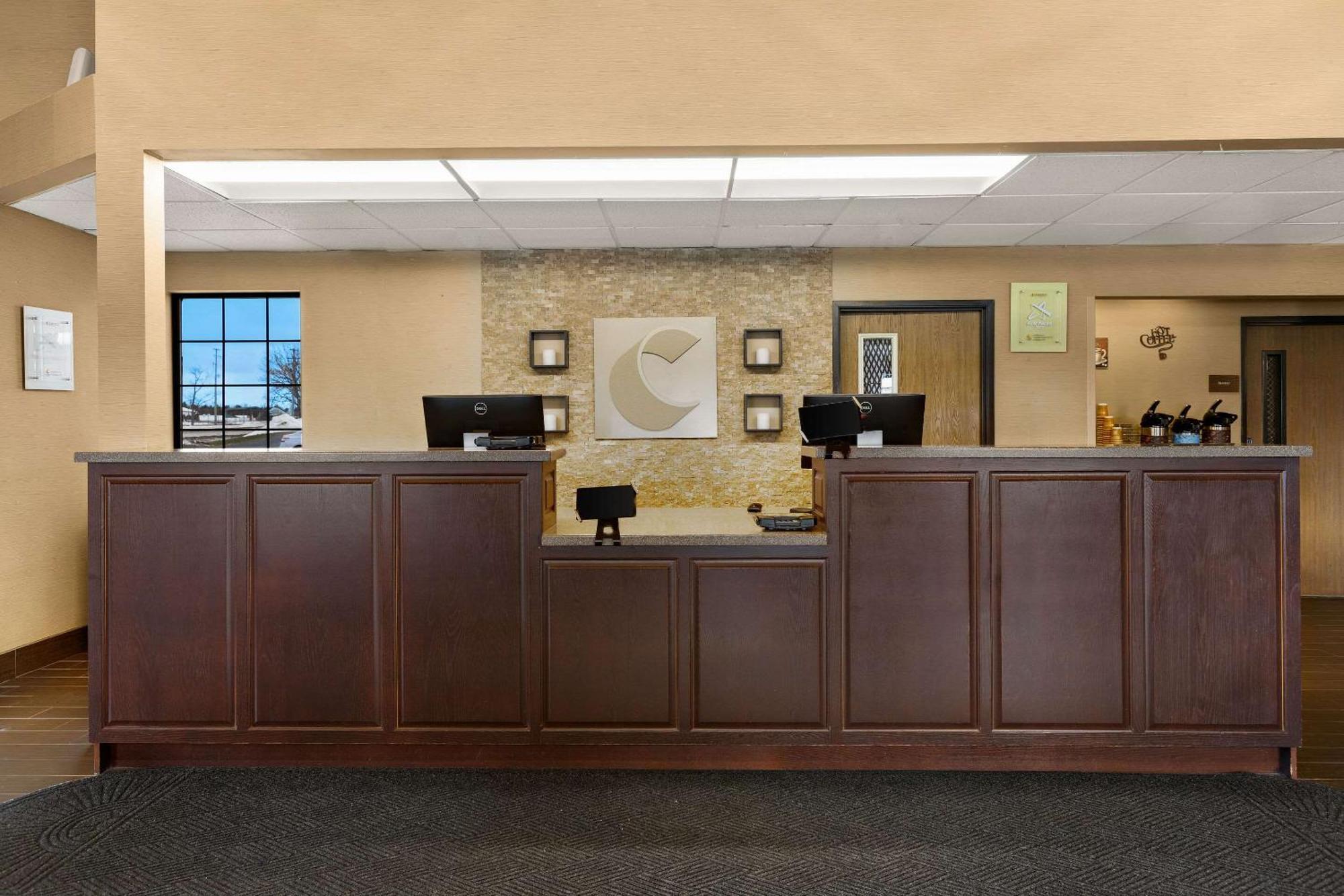Comfort Inn Ludington Near Us-10 Bagian luar foto