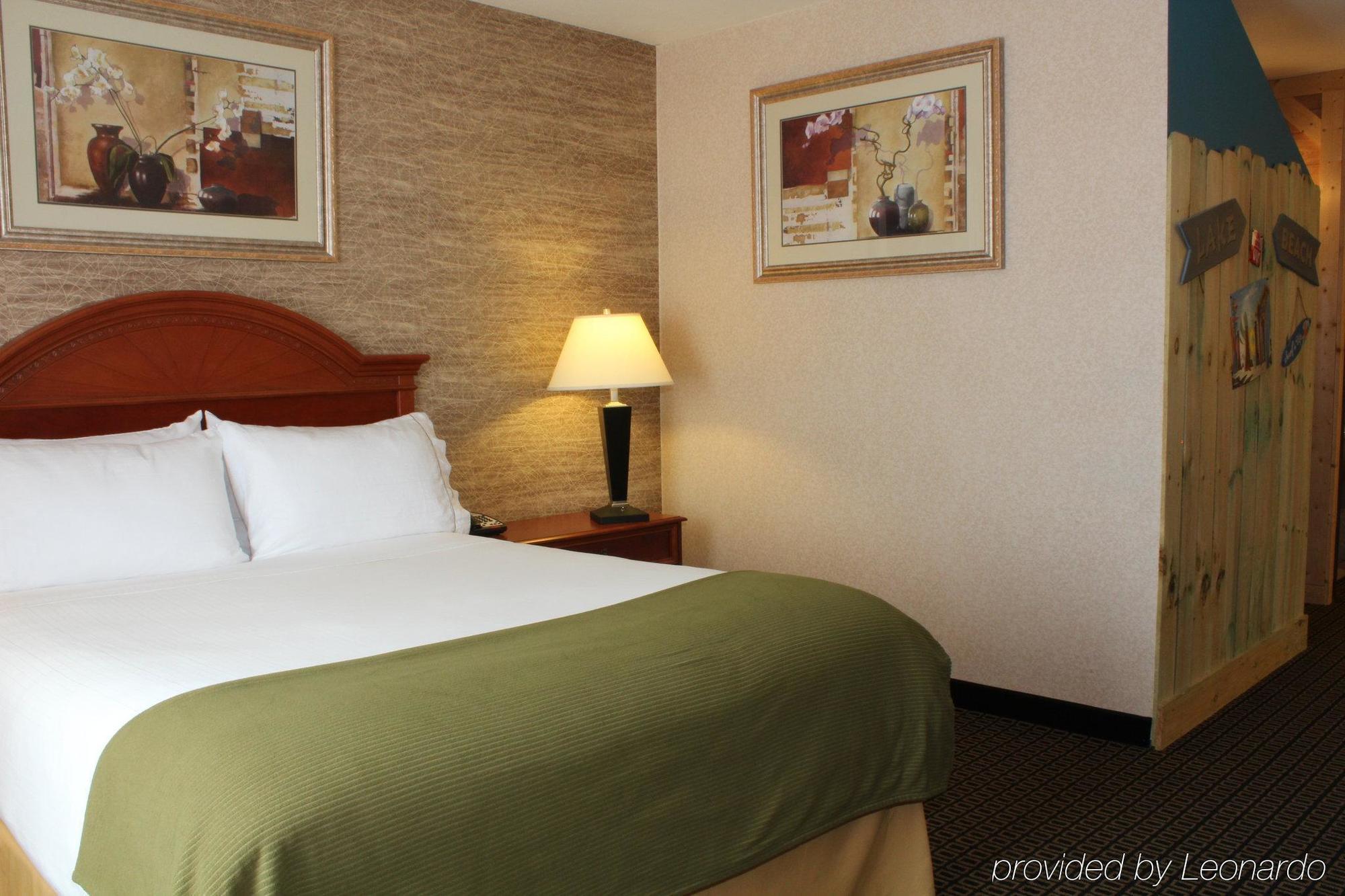 Comfort Inn Ludington Near Us-10 Bagian luar foto