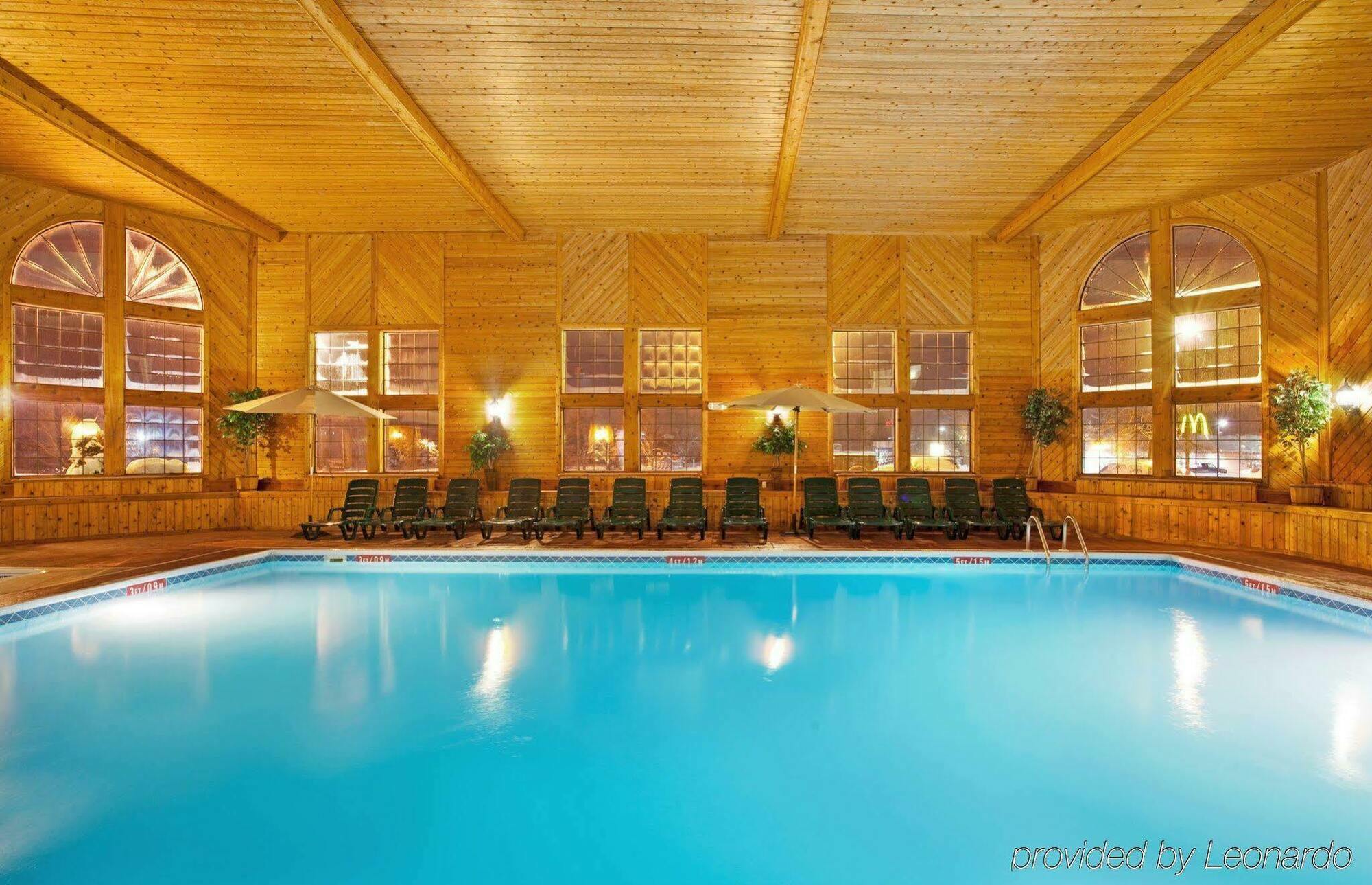 Comfort Inn Ludington Near Us-10 Bagian luar foto